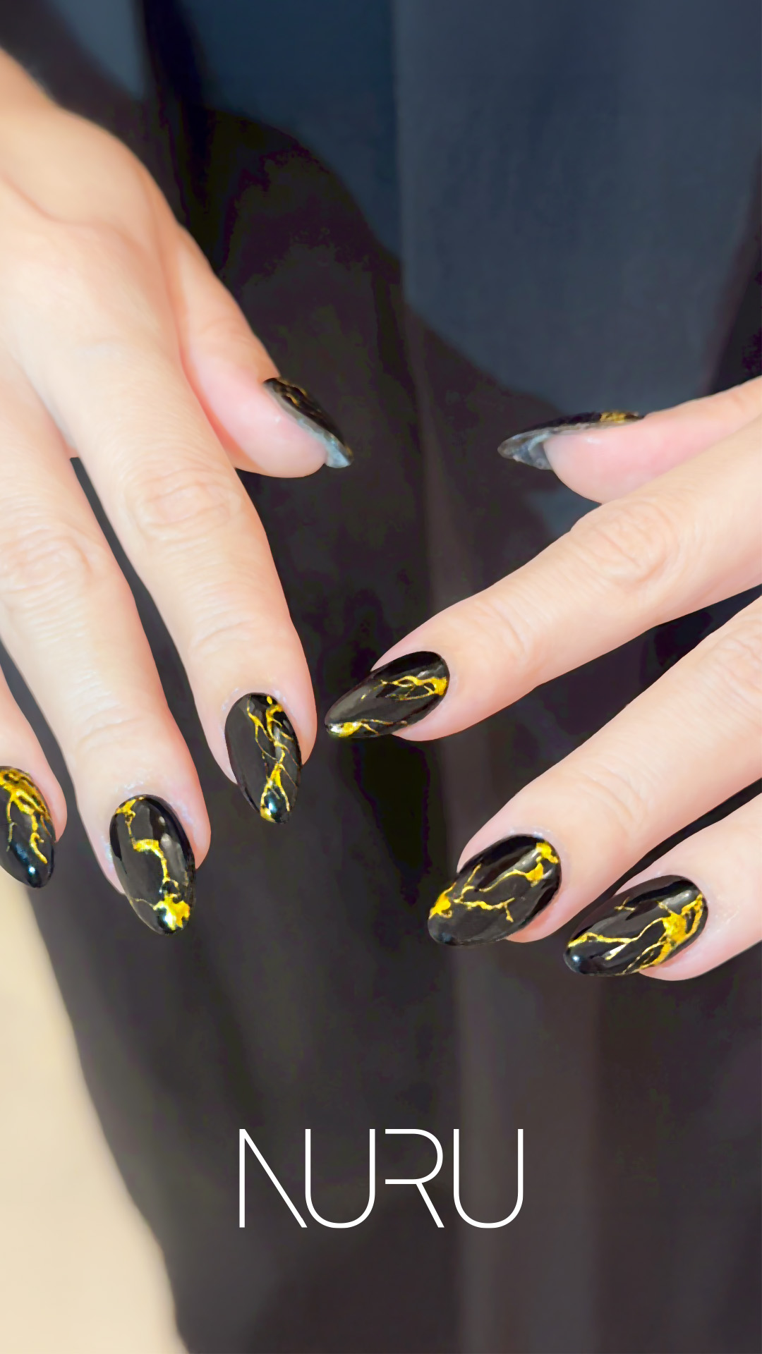 ミラーネイル デザイン ミラーフレンチ うねうねネイル